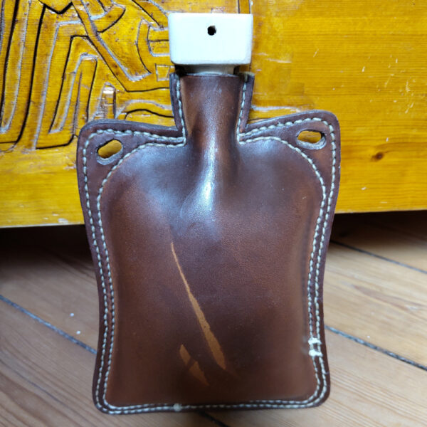 Lederflasche - II